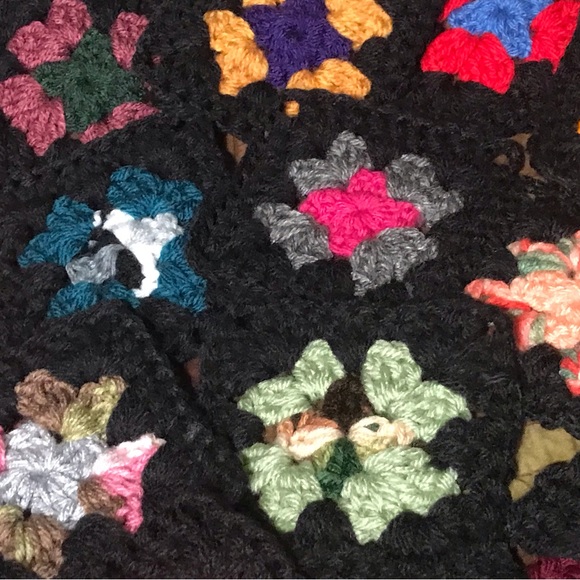 Granny squares Lot Of 30 4 Inch Crocheted Individual Squares Multiple colors NEW - Picture 11 of 11